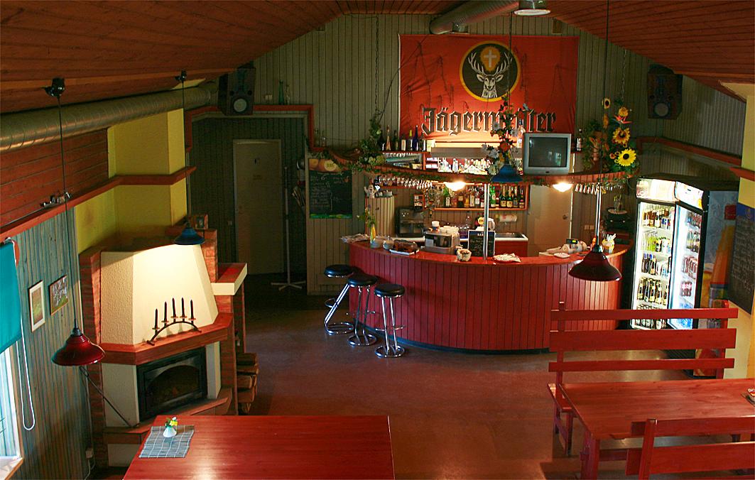 trahter-magic-parnu-estonia-local-pub-haademeeste